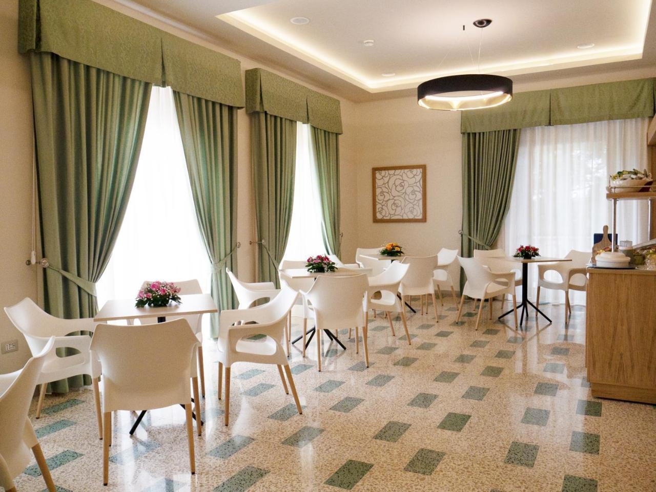 Hotel Del Golfo Formia Zewnętrze zdjęcie